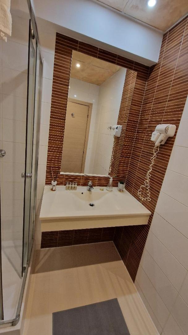 Rin Grand Sofmed Apartment Bucureşti Ngoại thất bức ảnh