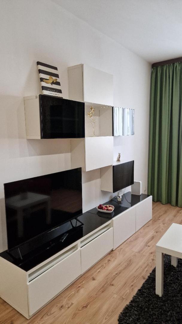 Rin Grand Sofmed Apartment Bucureşti Ngoại thất bức ảnh